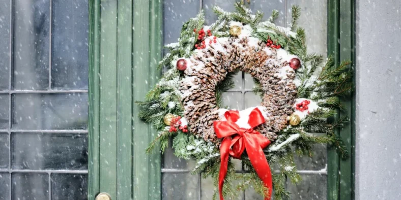 What Are the Benefits of Using Seasonal Wreaths for Every Holiday?
